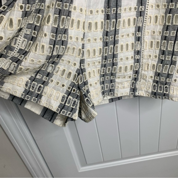 Anthropologie eyelet ruffle embroidered romper‎ striped chevron size 10 blogger - Picture 7 of 8